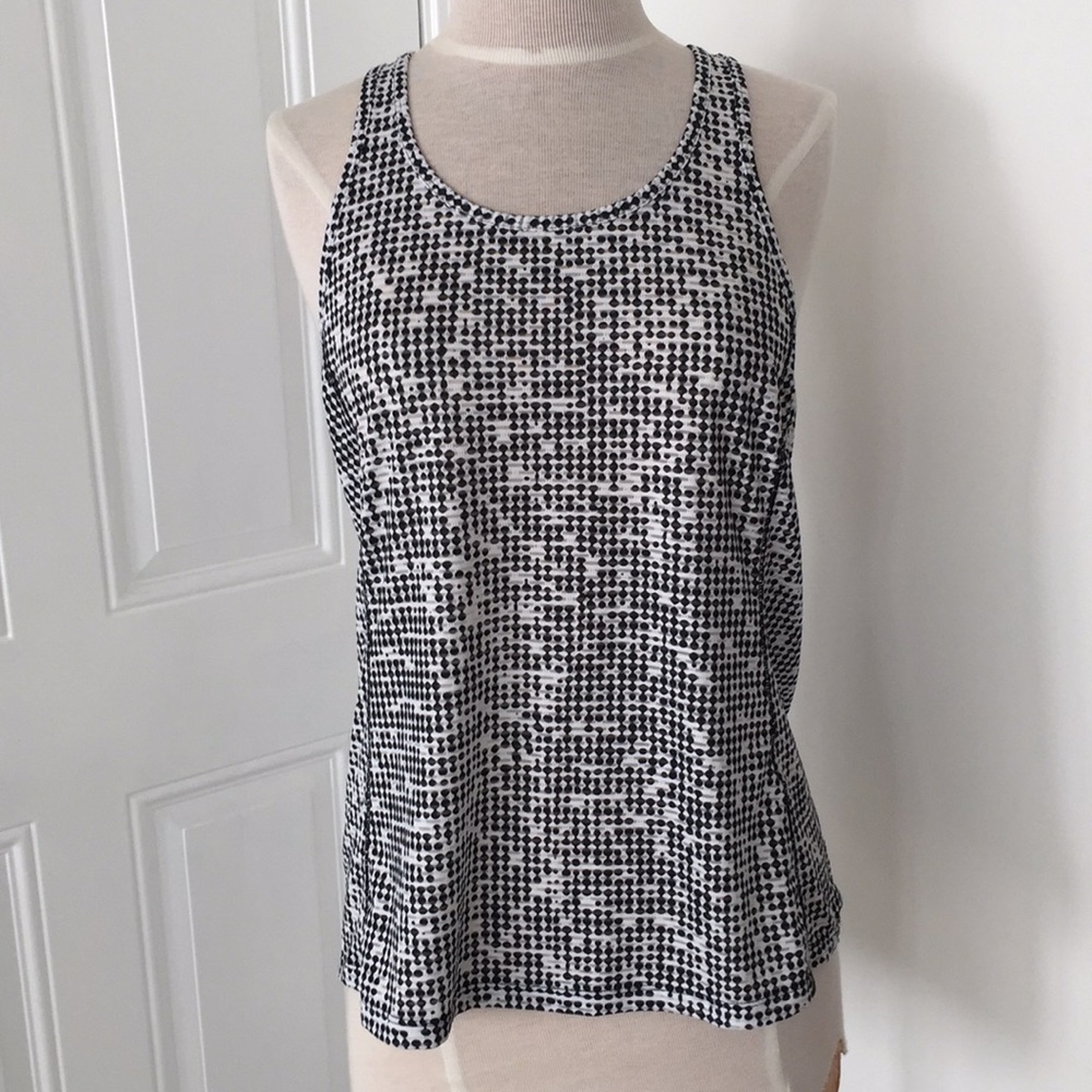 Under Armour Sz M work out top